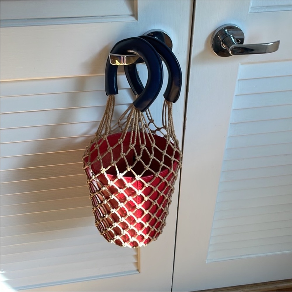 Staud bucket leather bag.
Perfect condition.
